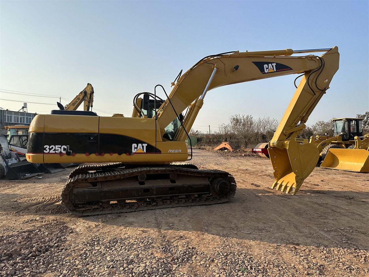 CATERPILLAR 325CL - Lánctalpas kotró: 5 kép. CATERPILLAR 325CL - Lánctalpas kotró: 5 kép.