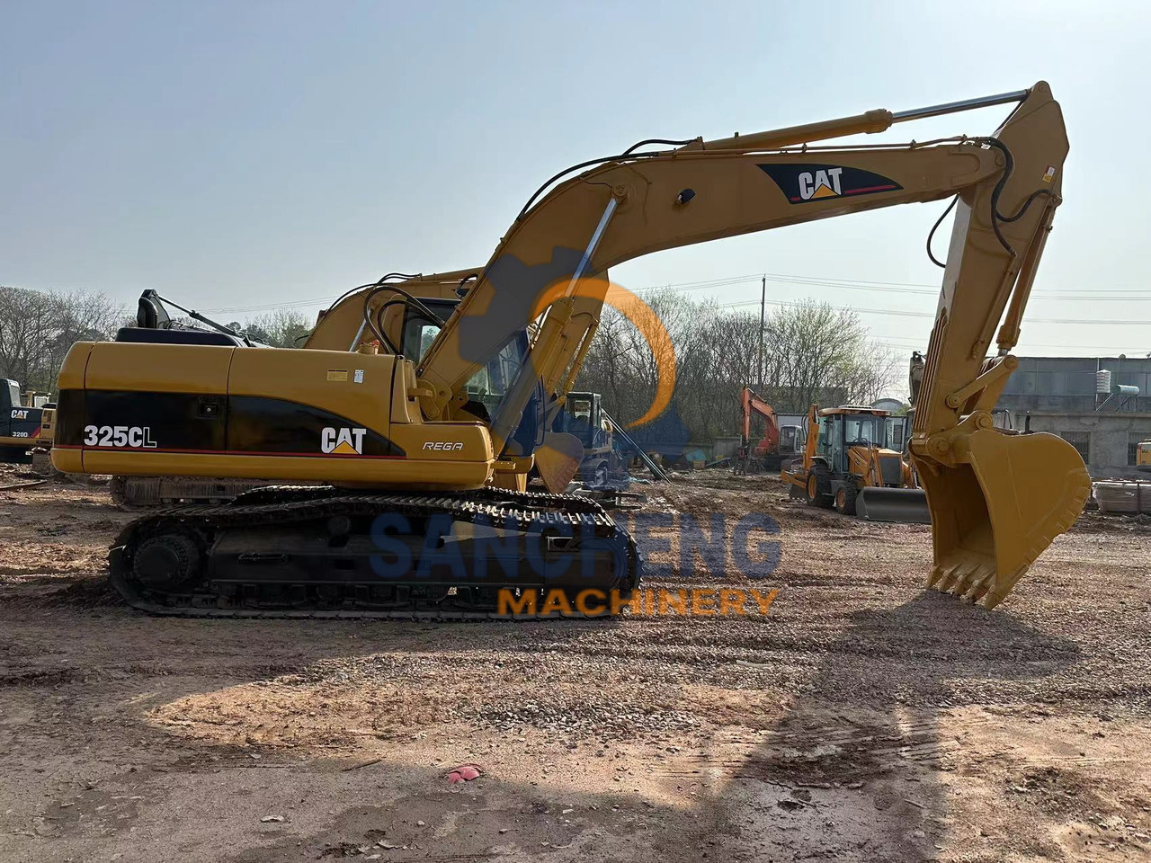 CATERPILLAR 325CL - Lánctalpas kotró: 2 kép. CATERPILLAR 325CL - Lánctalpas kotró: 2 kép.