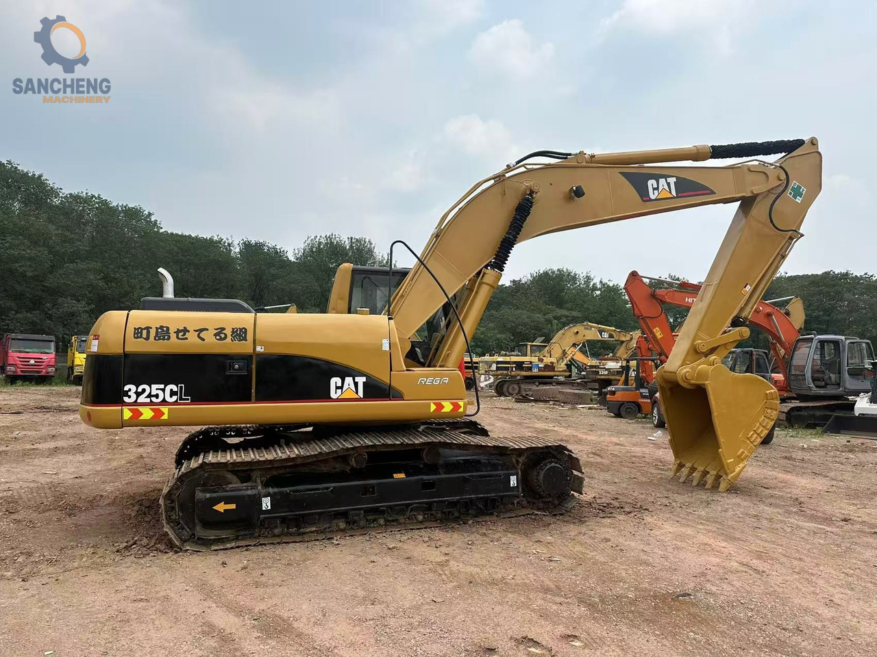 CATERPILLAR 325CL - Kotrógép: 5 kép. CATERPILLAR 325CL - Kotrógép: 5 kép.