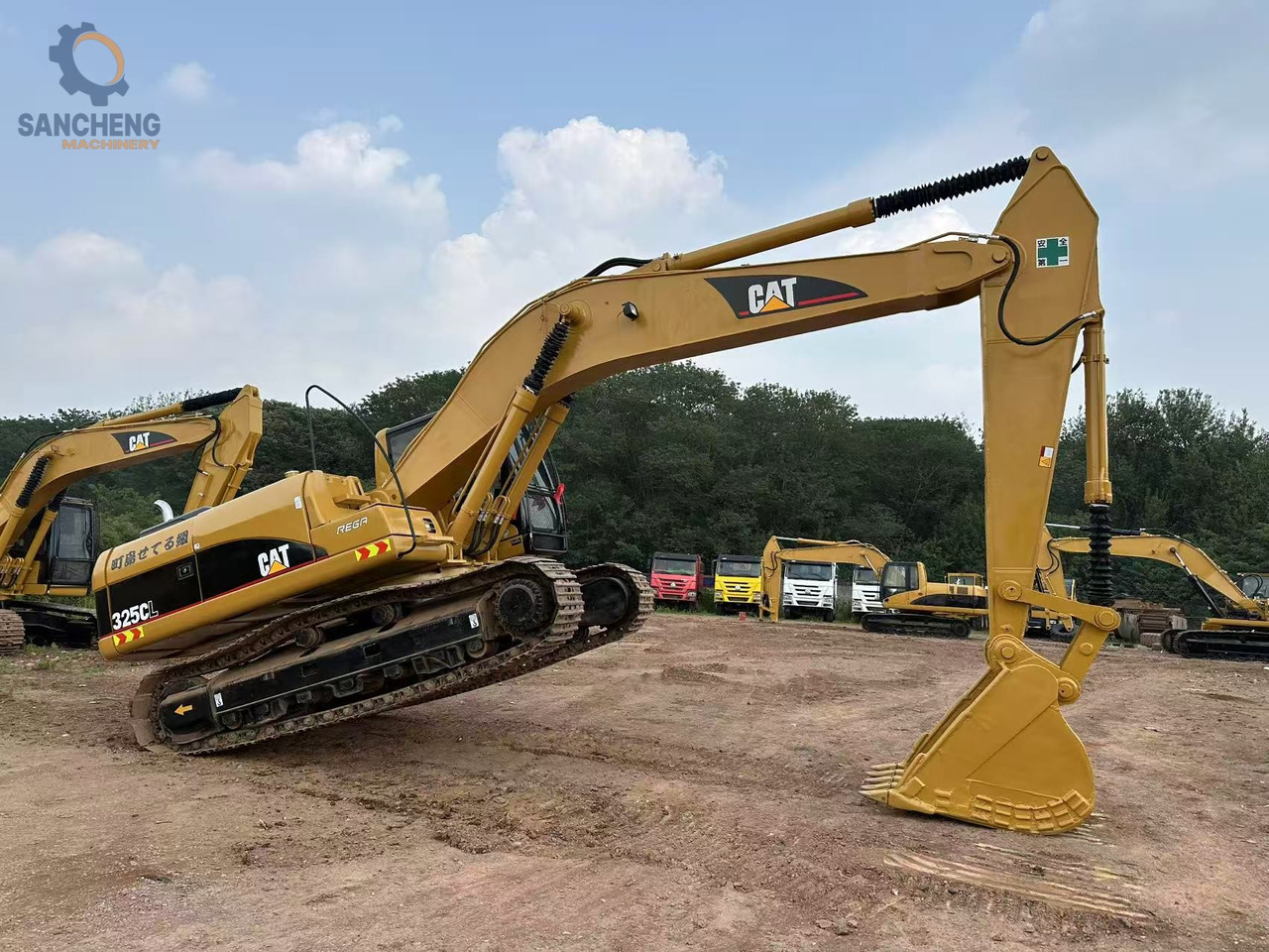 CATERPILLAR 325CL - Lánctalpas kotró: 2 kép. CATERPILLAR 325CL - Lánctalpas kotró: 2 kép.