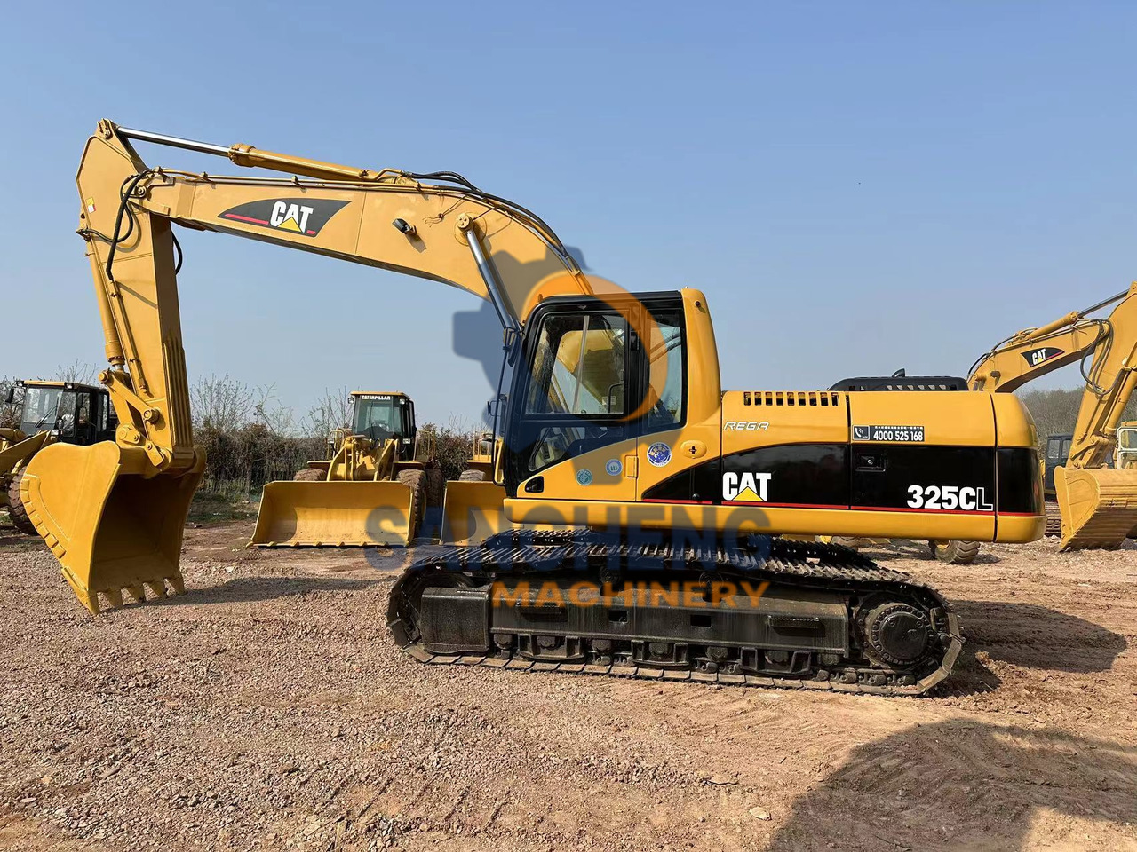 CATERPILLAR 325CL - Lánctalpas kotró: 3 kép. CATERPILLAR 325CL - Lánctalpas kotró: 3 kép.