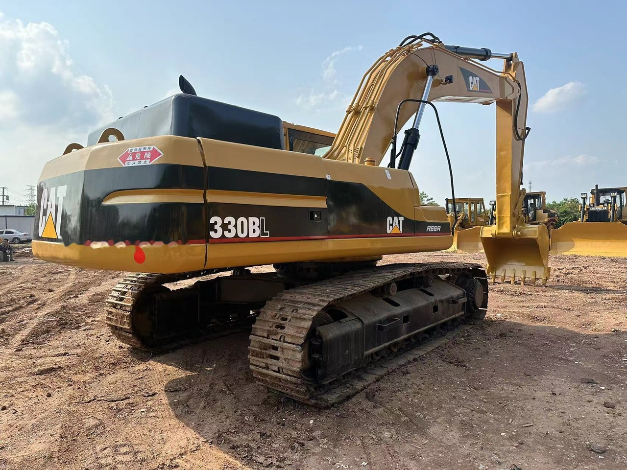 CATERPILLAR 330B - Lánctalpas kotró: 1 kép. CATERPILLAR 330B - Lánctalpas kotró: 1 kép.