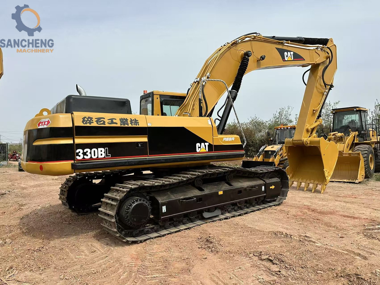 CATERPILLAR 330BL - Lánctalpas kotró: 1 kép. CATERPILLAR 330BL - Lánctalpas kotró: 1 kép.