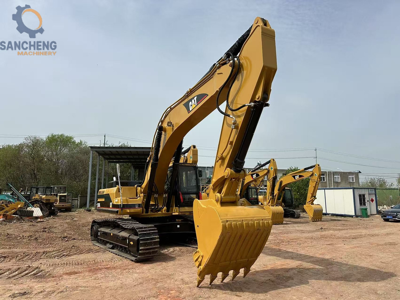 CATERPILLAR 330BL - Lánctalpas kotró: 2 kép. CATERPILLAR 330BL - Lánctalpas kotró: 2 kép.