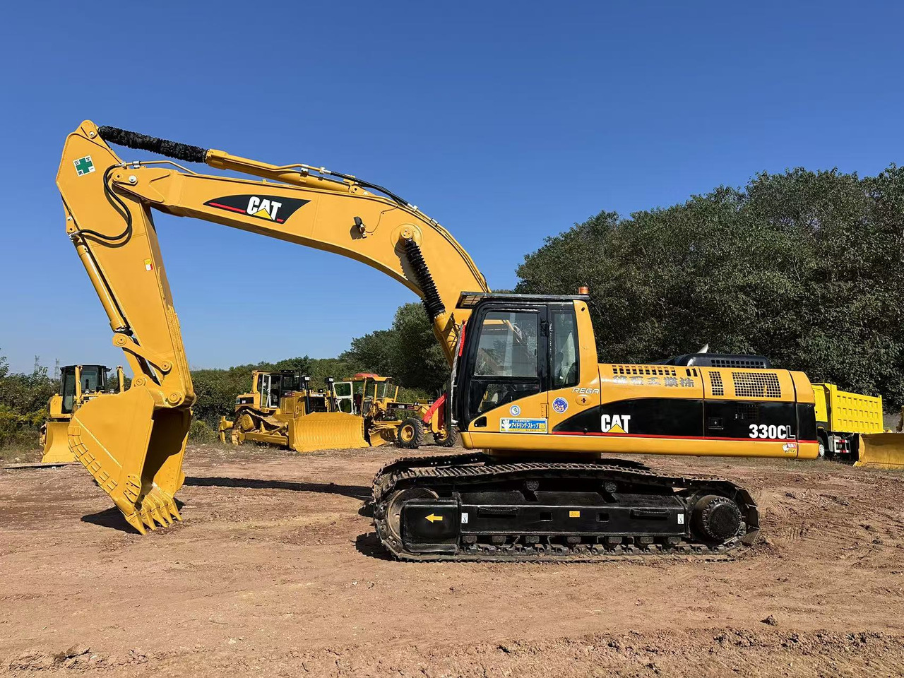 CATERPILLAR 330C - Kotrógép: 1 kép. CATERPILLAR 330C - Kotrógép: 1 kép.