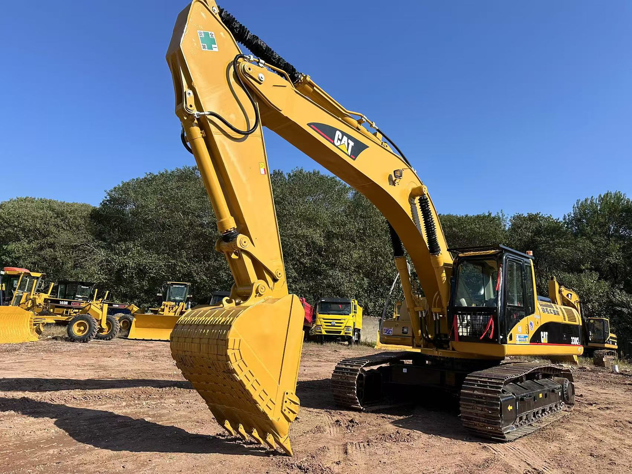 CATERPILLAR 330C - Kotrógép: 1 kép. CATERPILLAR 330C - Kotrógép: 1 kép.