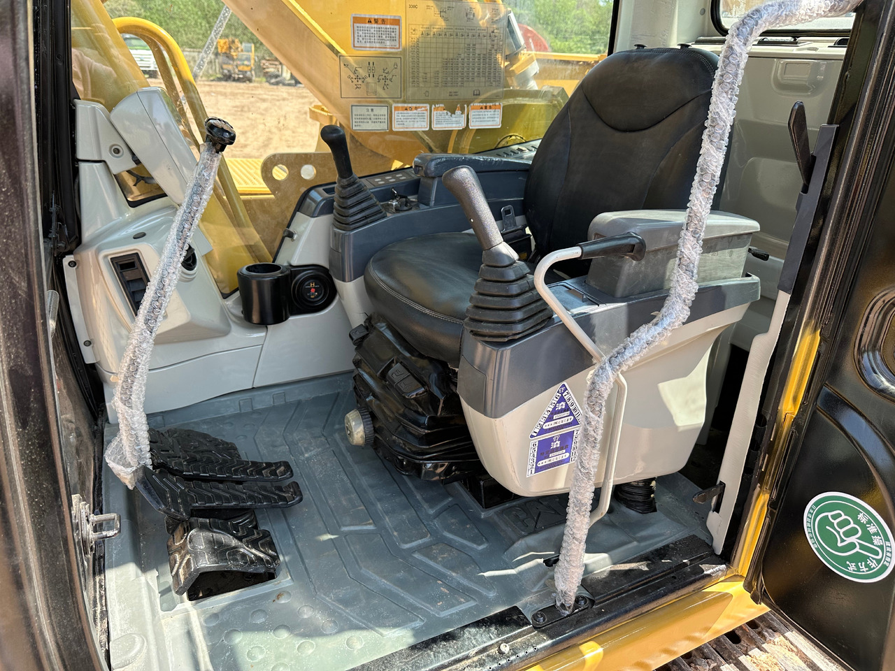 CATERPILLAR 330CL - Lánctalpas kotró: 5 kép. CATERPILLAR 330CL - Lánctalpas kotró: 5 kép.