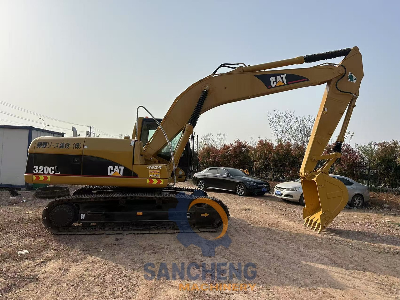 CATERPILLAR 330CL - Lánctalpas kotró: 1 kép. CATERPILLAR 330CL - Lánctalpas kotró: 1 kép.
