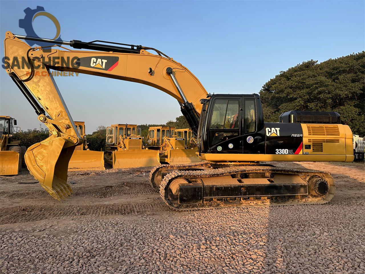 CATERPILLAR 330D2L - Lánctalpas kotró: 1 kép. CATERPILLAR 330D2L - Lánctalpas kotró: 1 kép.