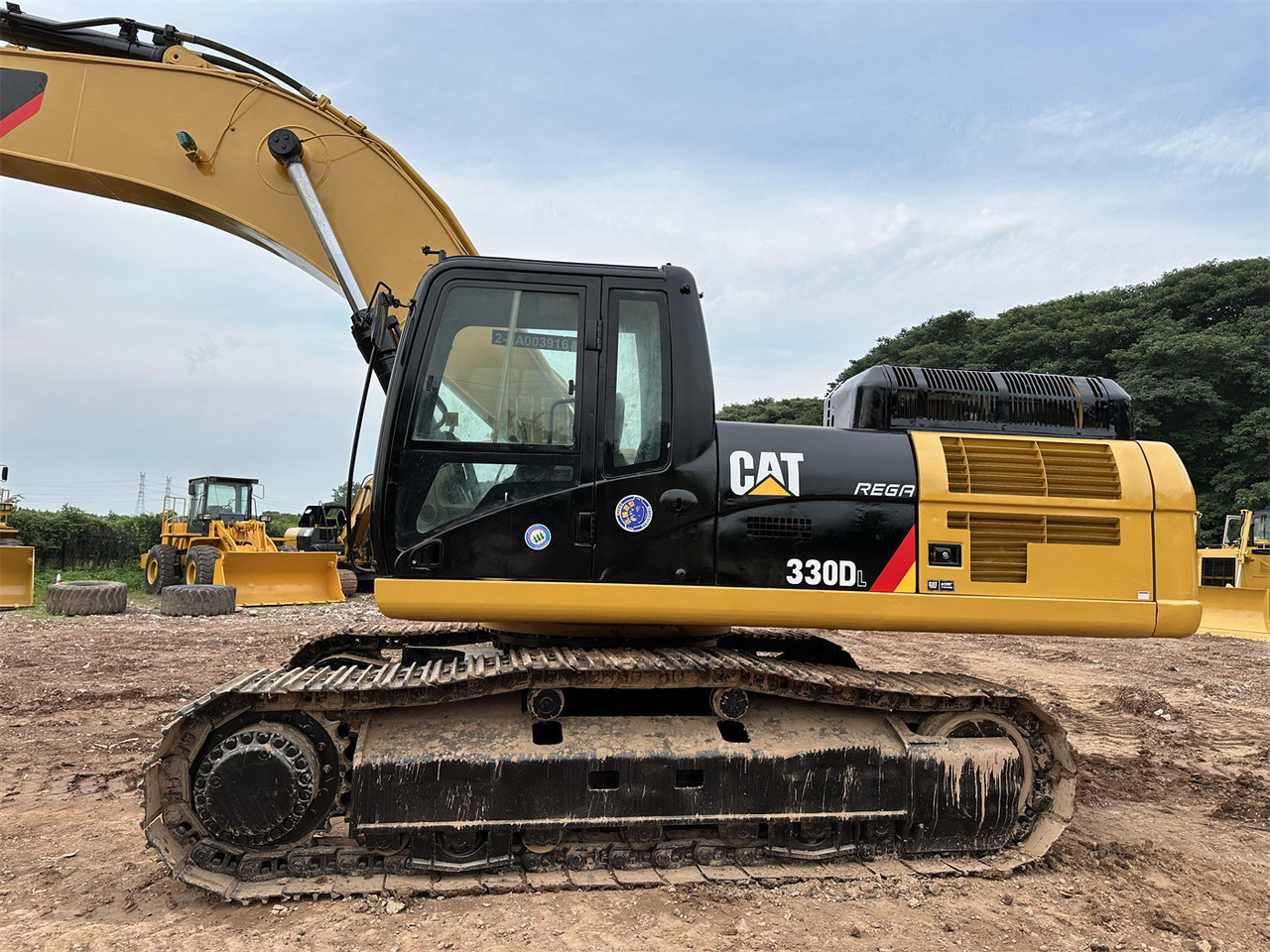 CATERPILLAR 330DL - Lánctalpas kotró: 5 kép. CATERPILLAR 330DL - Lánctalpas kotró: 5 kép.