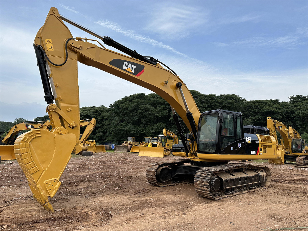 CATERPILLAR 330DL - Lánctalpas kotró: 1 kép. CATERPILLAR 330DL - Lánctalpas kotró: 1 kép.