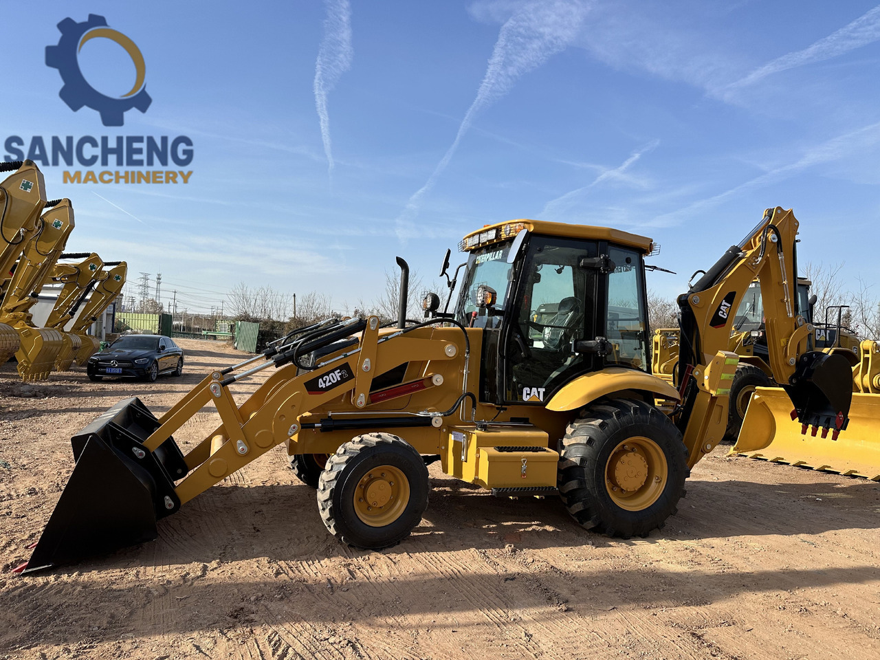 CATERPILLAR 420F2 - Kotrórakodó: 3 kép. CATERPILLAR 420F2 - Kotrórakodó: 3 kép.