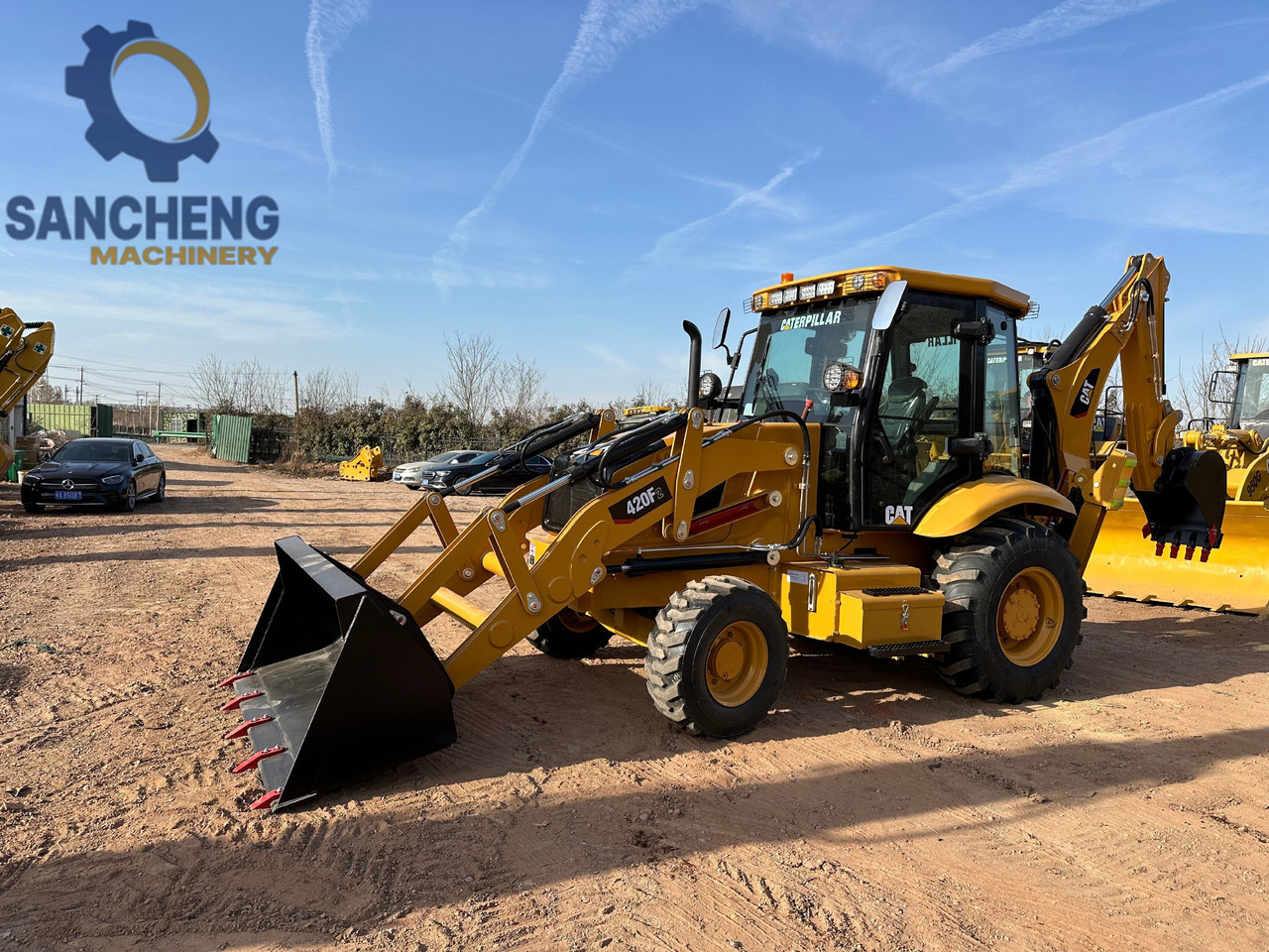 CATERPILLAR 420F2 - Kotrórakodó: 1 kép. CATERPILLAR 420F2 - Kotrórakodó: 1 kép.