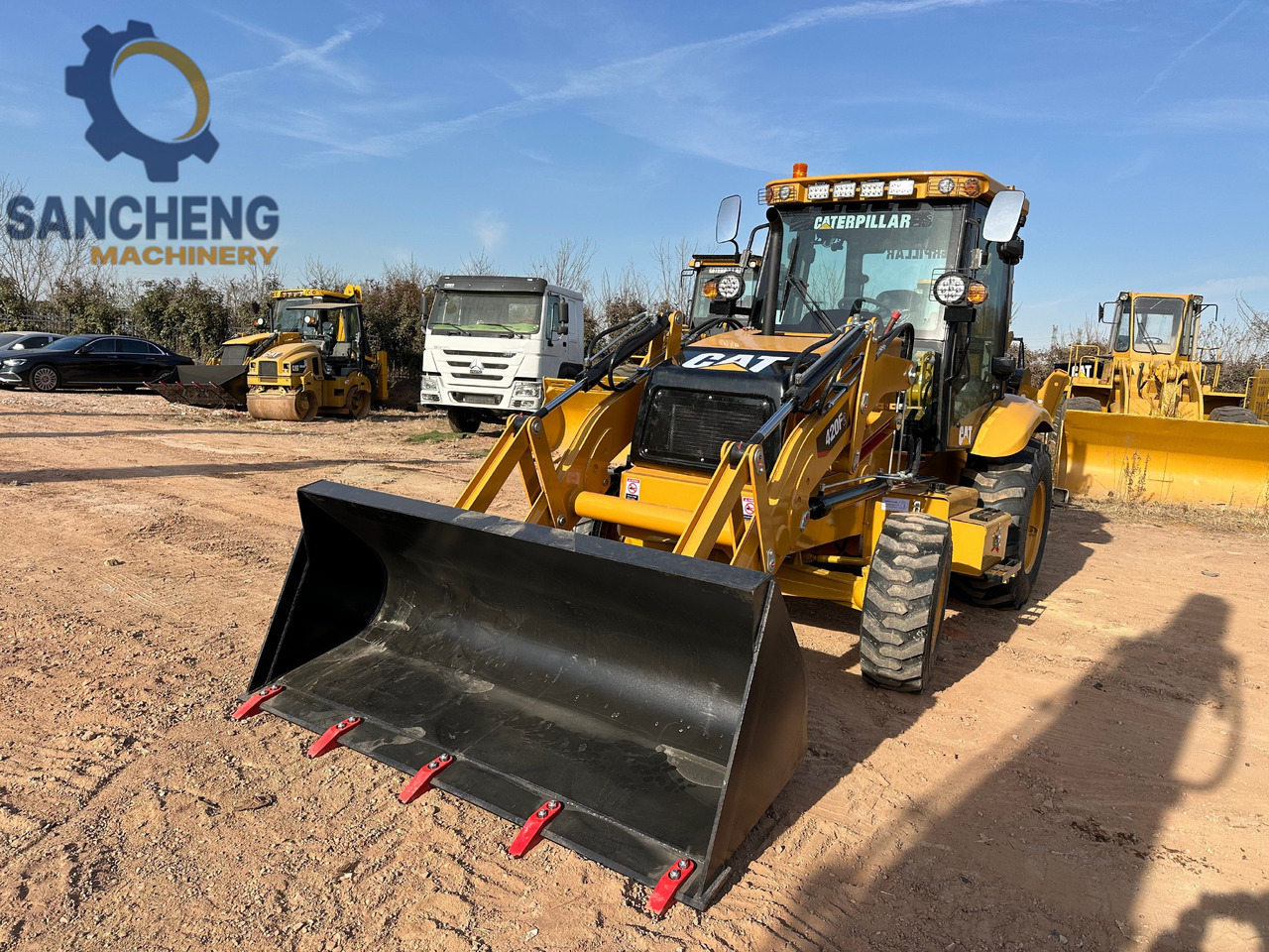 CATERPILLAR 420F2 - Kotrórakodó: 5 kép. CATERPILLAR 420F2 - Kotrórakodó: 5 kép.