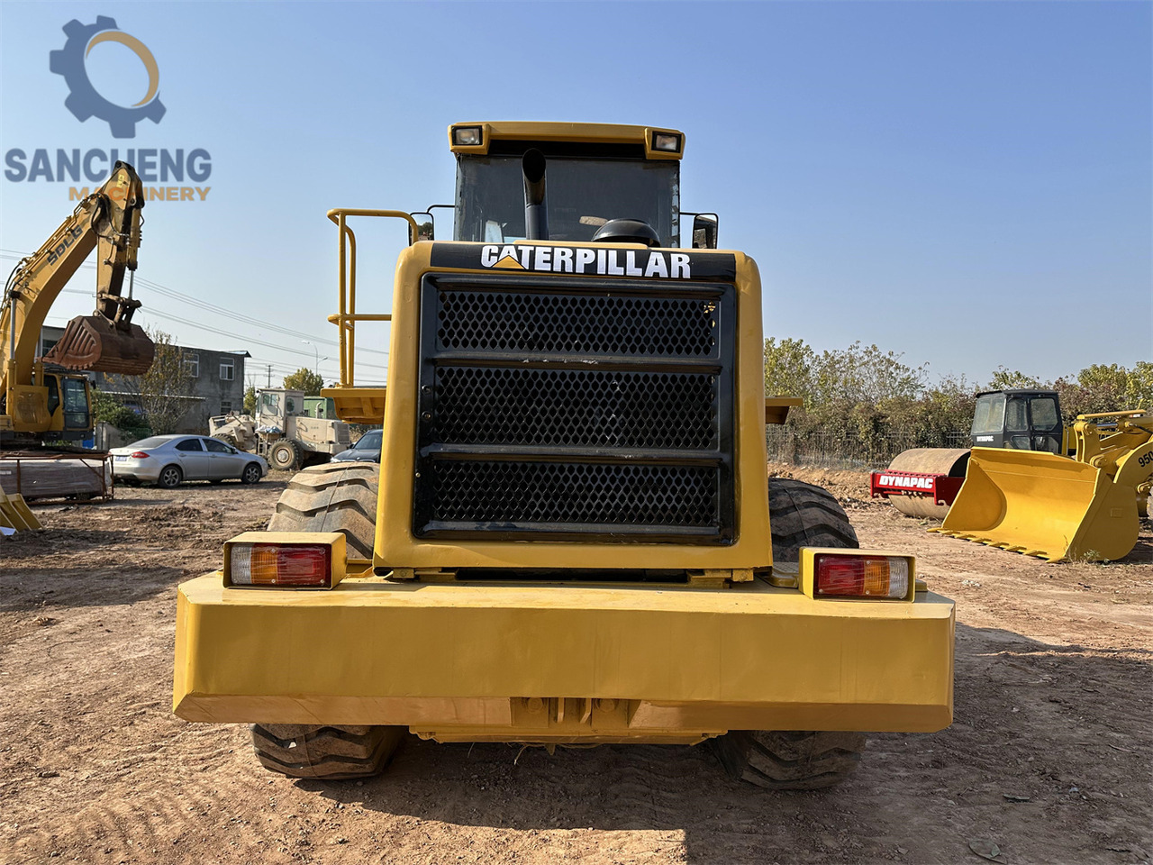 CATERPILLAR 966G - Gumikerekes homlokrakodó: 5 kép. CATERPILLAR 966G - Gumikerekes homlokrakodó: 5 kép.
