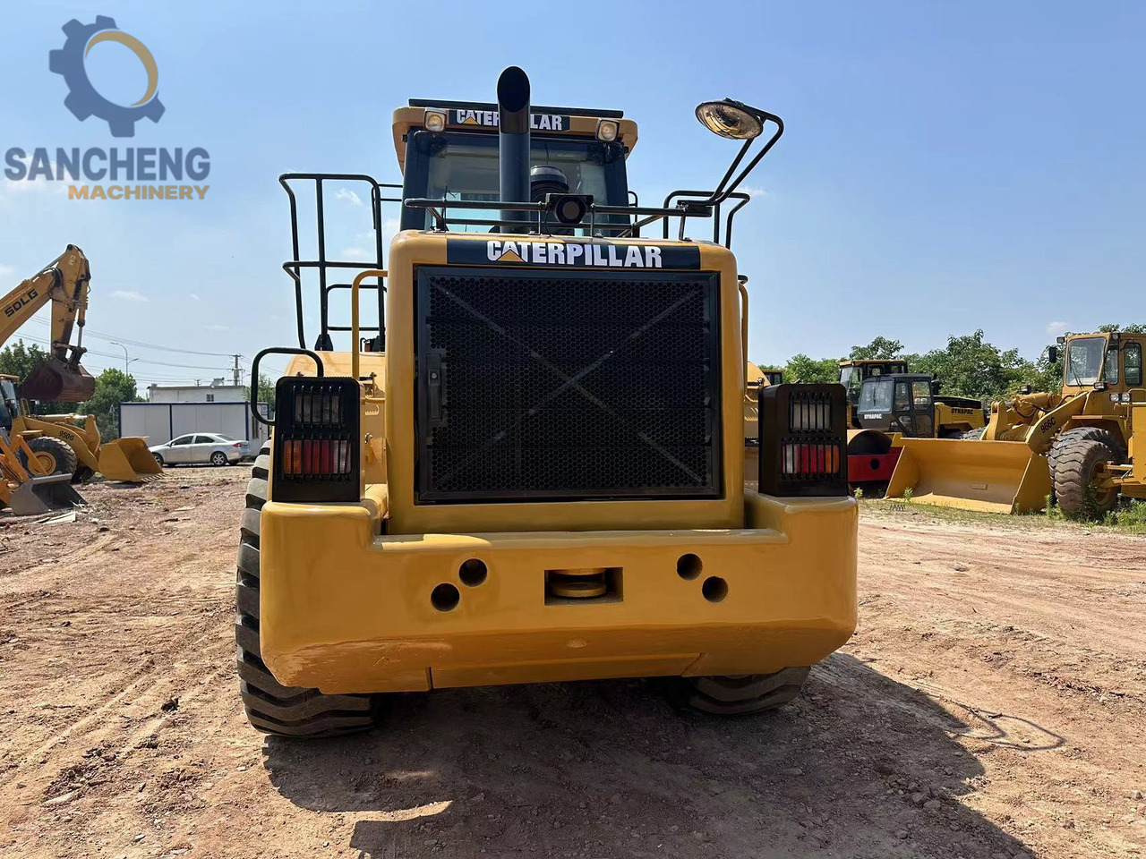 CATERPILLAR 980H - Gumikerekes homlokrakodó: 4 kép. CATERPILLAR 980H - Gumikerekes homlokrakodó: 4 kép.