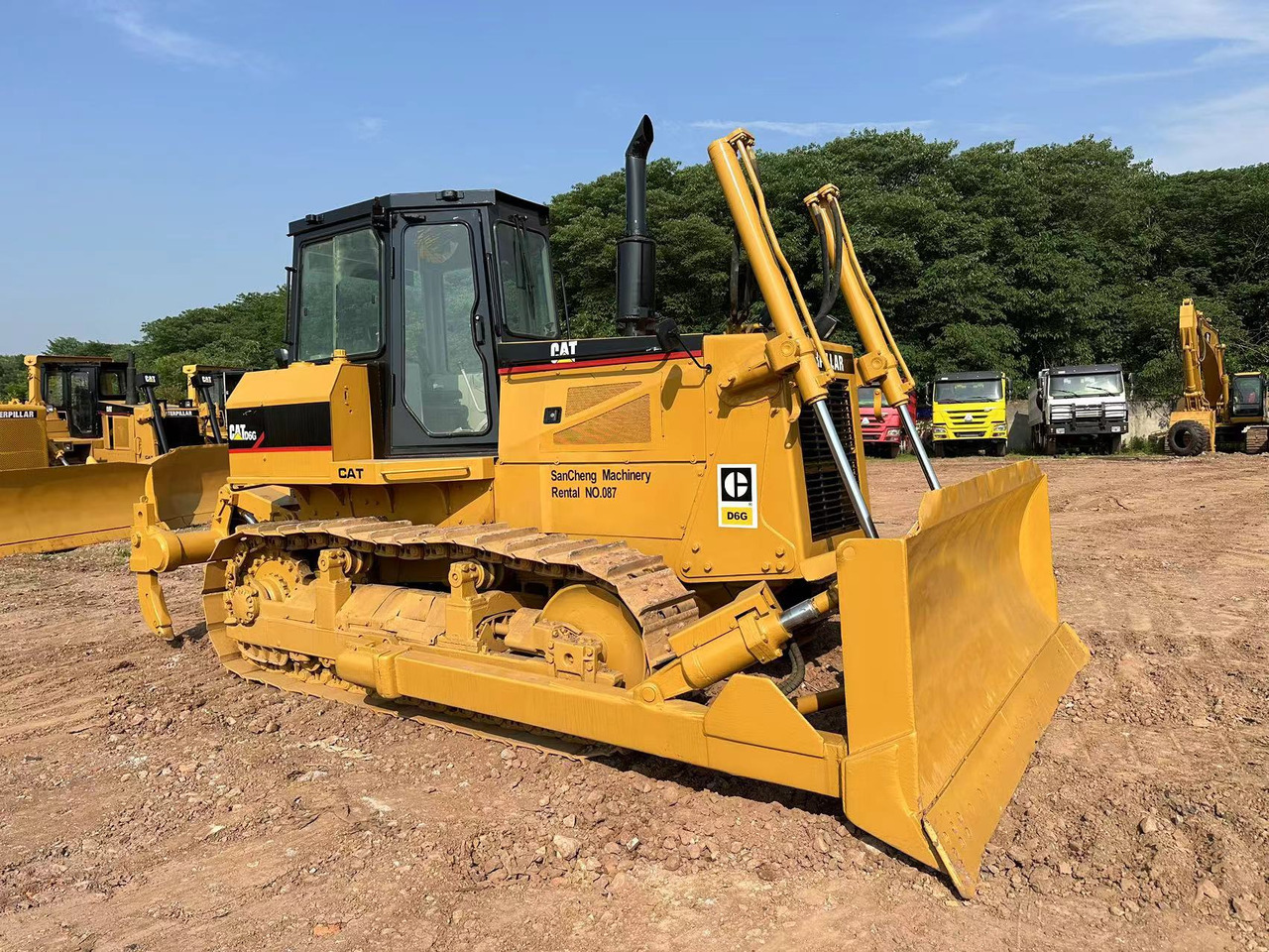CATERPILLAR D6G Crawler Bulldozer - Buldózer: 1 kép. CATERPILLAR D6G Crawler Bulldozer - Buldózer: 1 kép.