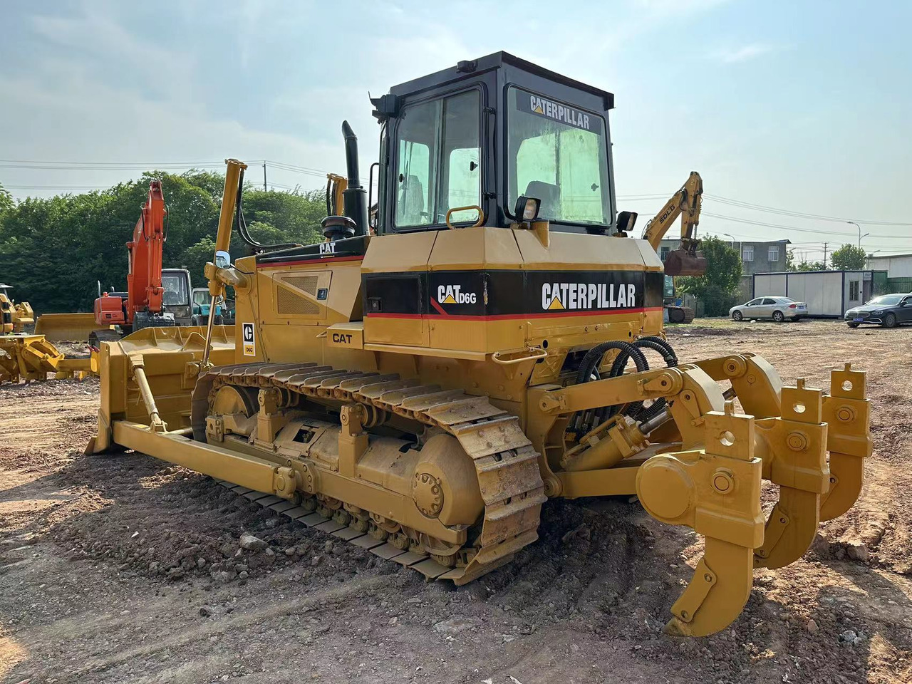 CATERPILLAR D6G Crawler Bulldozer - Buldózer: 1 kép. CATERPILLAR D6G Crawler Bulldozer - Buldózer: 1 kép.