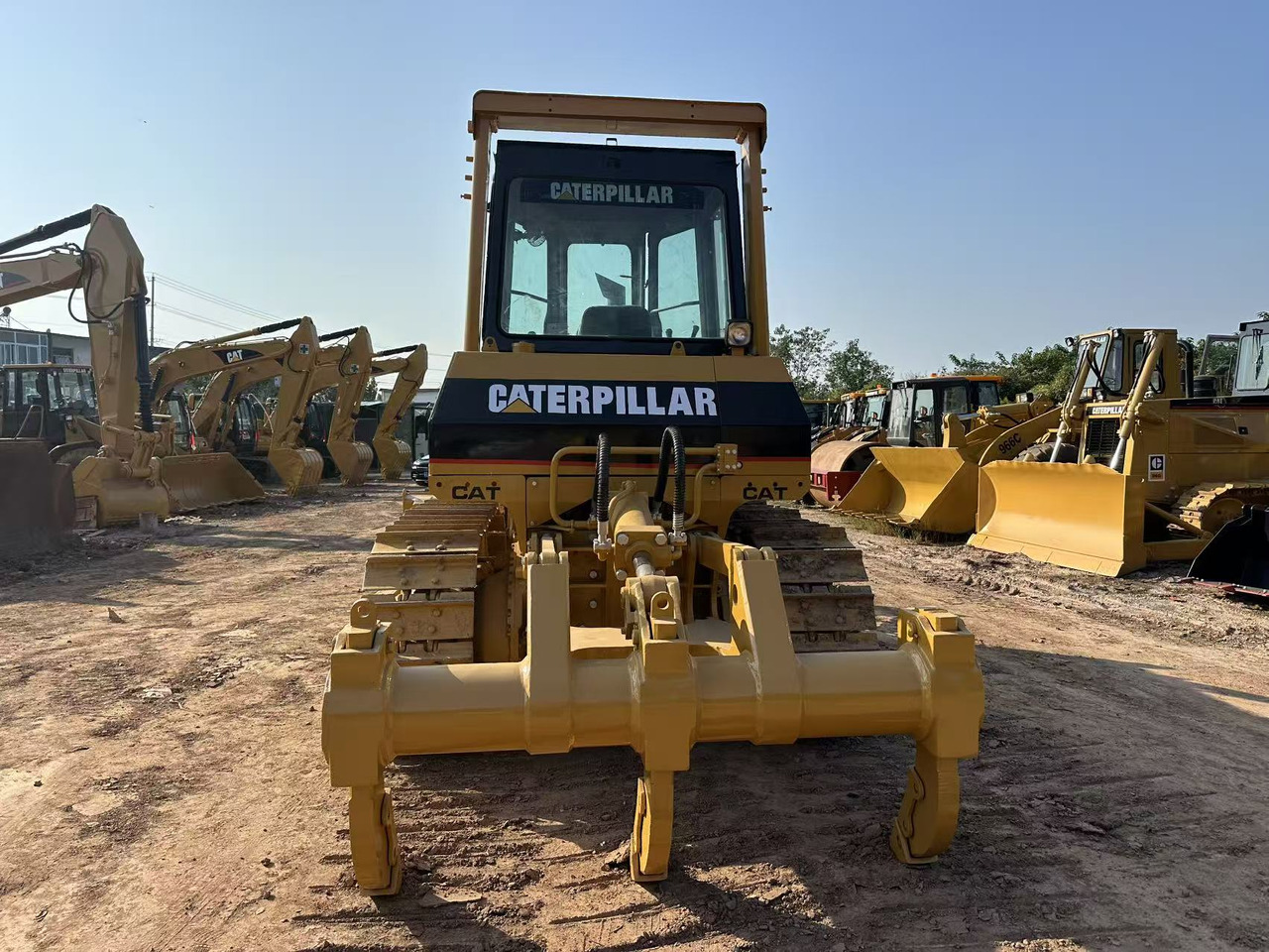 CATERPILLAR D6G Crawler Dozer - Buldózer: 5 kép. CATERPILLAR D6G Crawler Dozer - Buldózer: 5 kép.