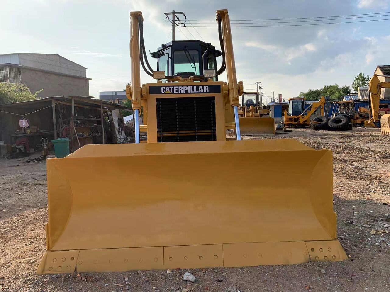 CATERPILLAR D6G - Buldózer: 5 kép. CATERPILLAR D6G - Buldózer: 5 kép.