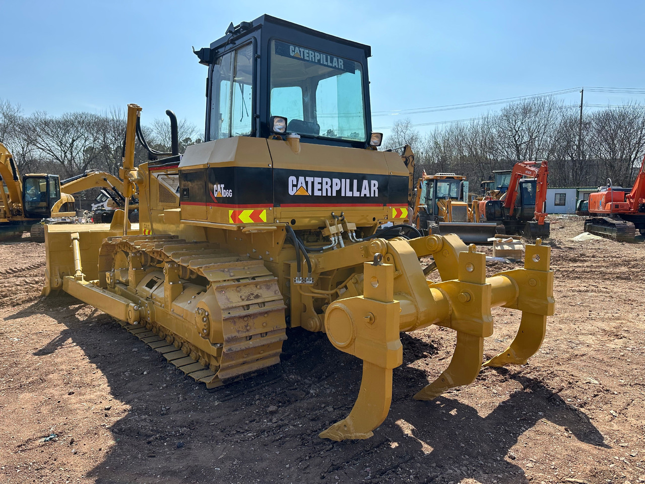 CATERPILLAR D6G bulldozer - Buldózer: 2 kép. CATERPILLAR D6G bulldozer - Buldózer: 2 kép.