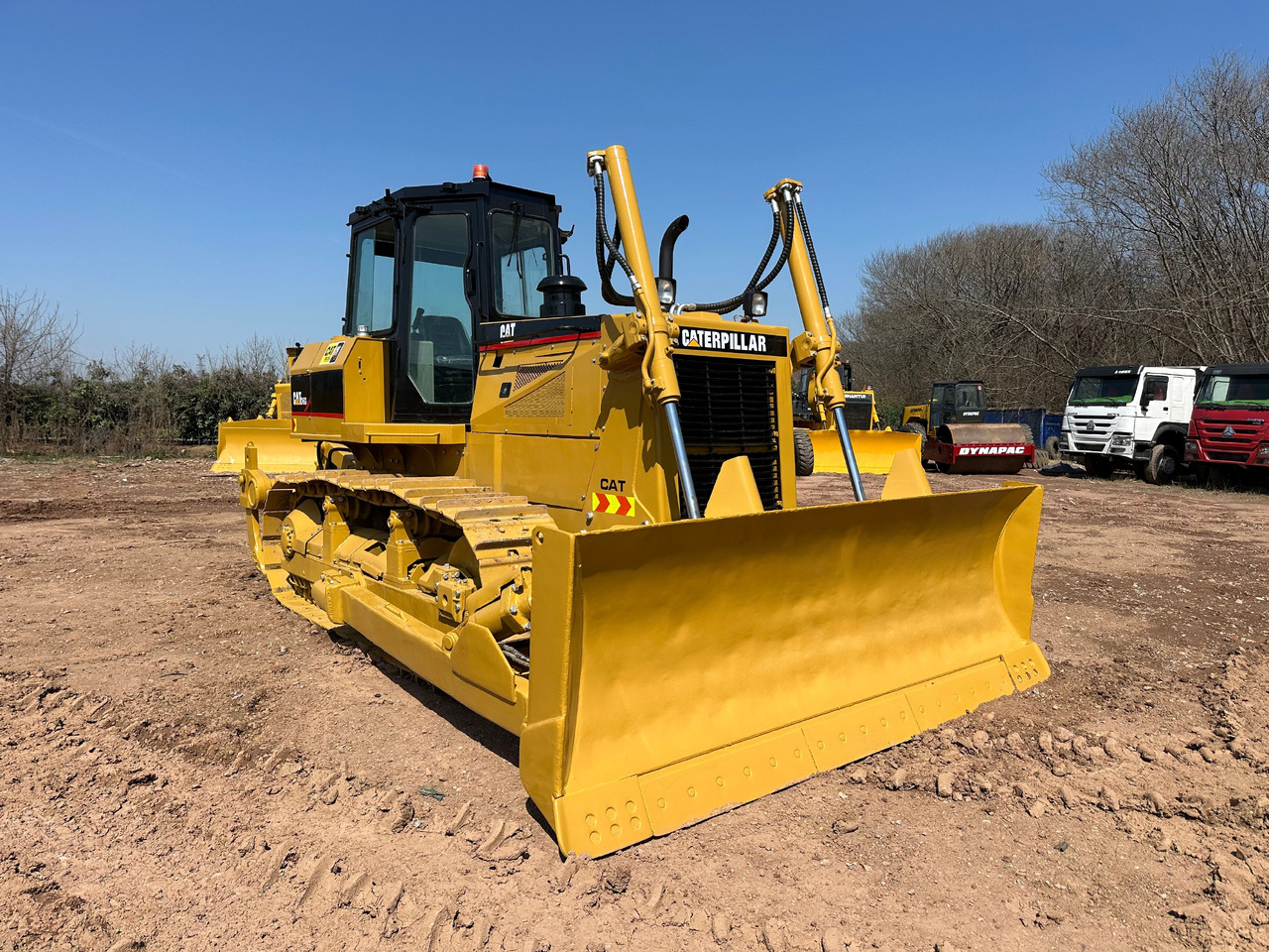 CATERPILLAR D6G bulldozer - Buldózer: 4 kép. CATERPILLAR D6G bulldozer - Buldózer: 4 kép.
