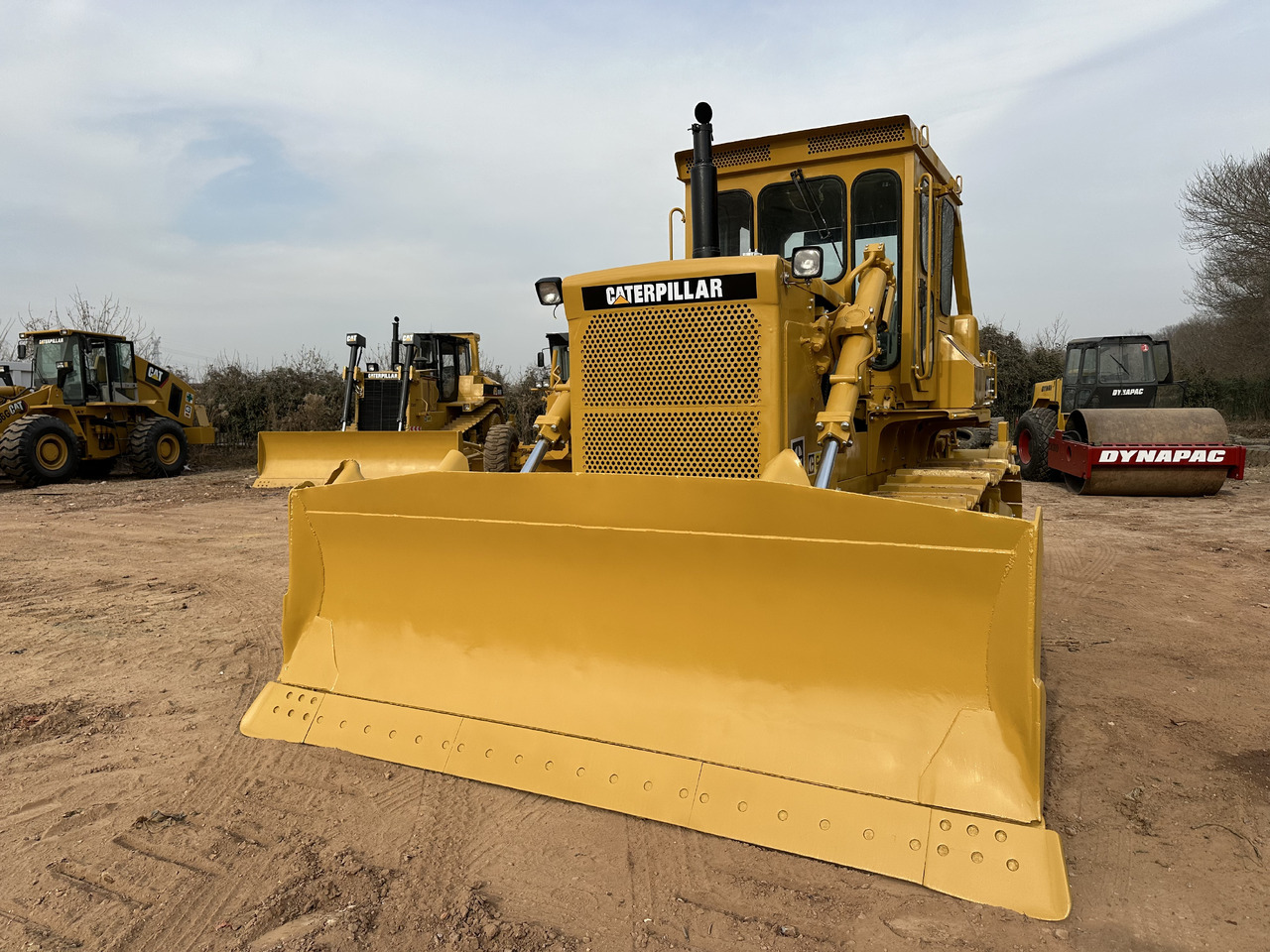 CATERPILLAR D7G - Buldózer: 4 kép. CATERPILLAR D7G - Buldózer: 4 kép.