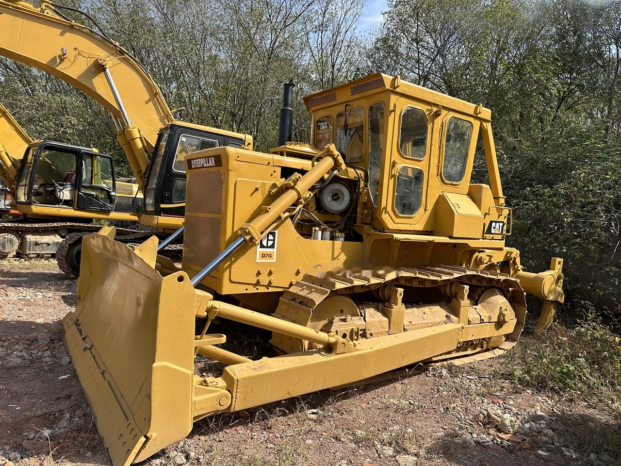 CATERPILLAR D7G - Buldózer: 1 kép. CATERPILLAR D7G - Buldózer: 1 kép.