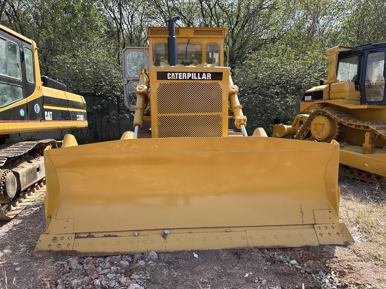 CATERPILLAR D7G - Buldózer: 4 kép. CATERPILLAR D7G - Buldózer: 4 kép.
