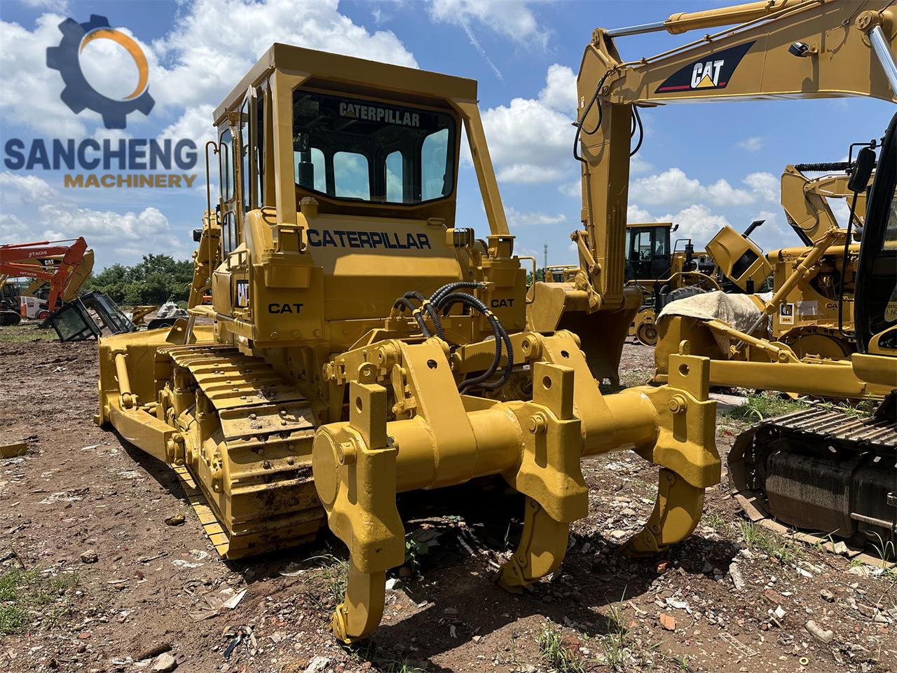 CATERPILLAR D7G - Buldózer: 5 kép. CATERPILLAR D7G - Buldózer: 5 kép.