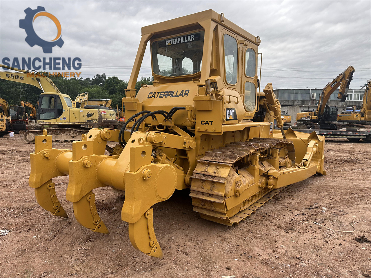 CATERPILLAR D7G - Buldózer: 1 kép. CATERPILLAR D7G - Buldózer: 1 kép.