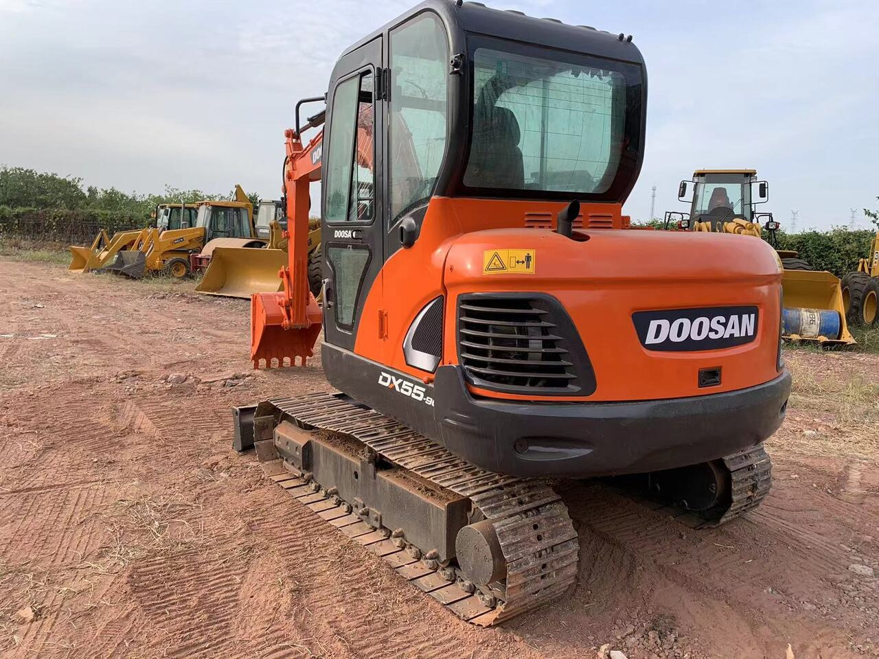 DOOSAN DX55 excavator - Kotrógép: 5 kép. DOOSAN DX55 excavator - Kotrógép: 5 kép.