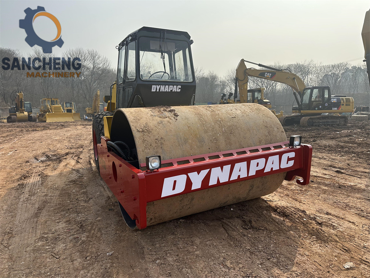 DYNAPAC CA30D - Henger: 5 kép. DYNAPAC CA30D - Henger: 5 kép.