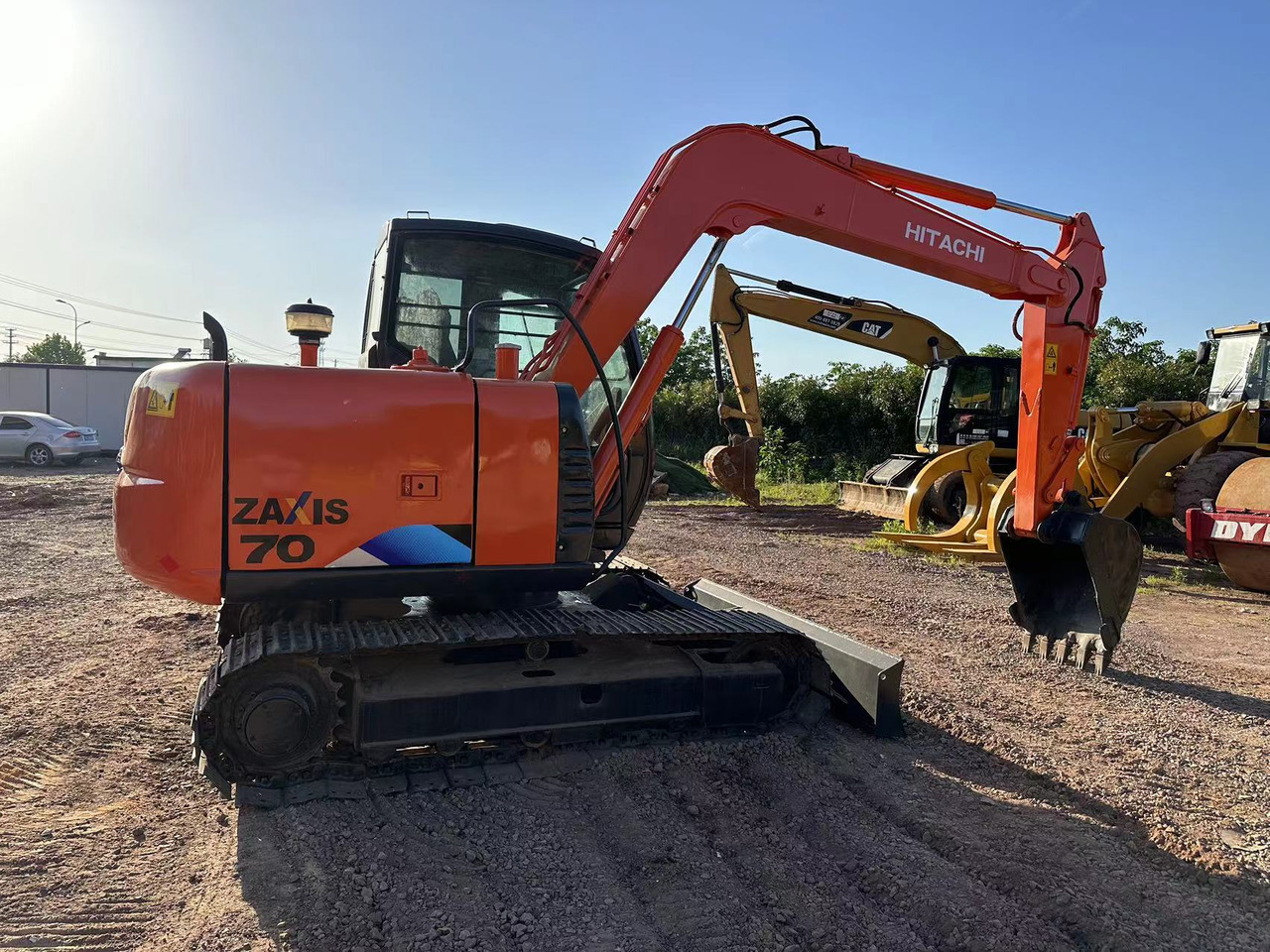 HITACHI ZAXIS ZX70 - Minikotró: 5 kép. HITACHI ZAXIS ZX70 - Minikotró: 5 kép.