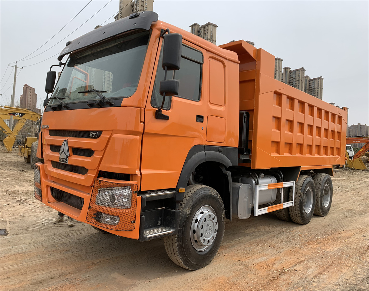 HOWO 371hp - Billenőplatós teherautó: 1 kép. HOWO 371hp - Billenőplatós teherautó: 1 kép.