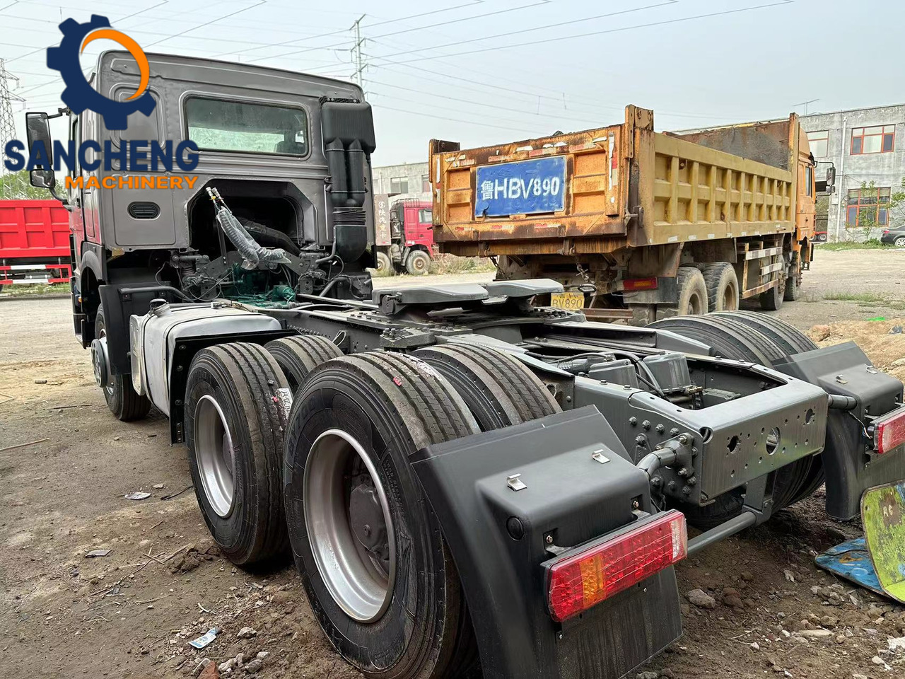 HOWO 380hp - Nyergesvontató: 5 kép. HOWO 380hp - Nyergesvontató: 5 kép.
