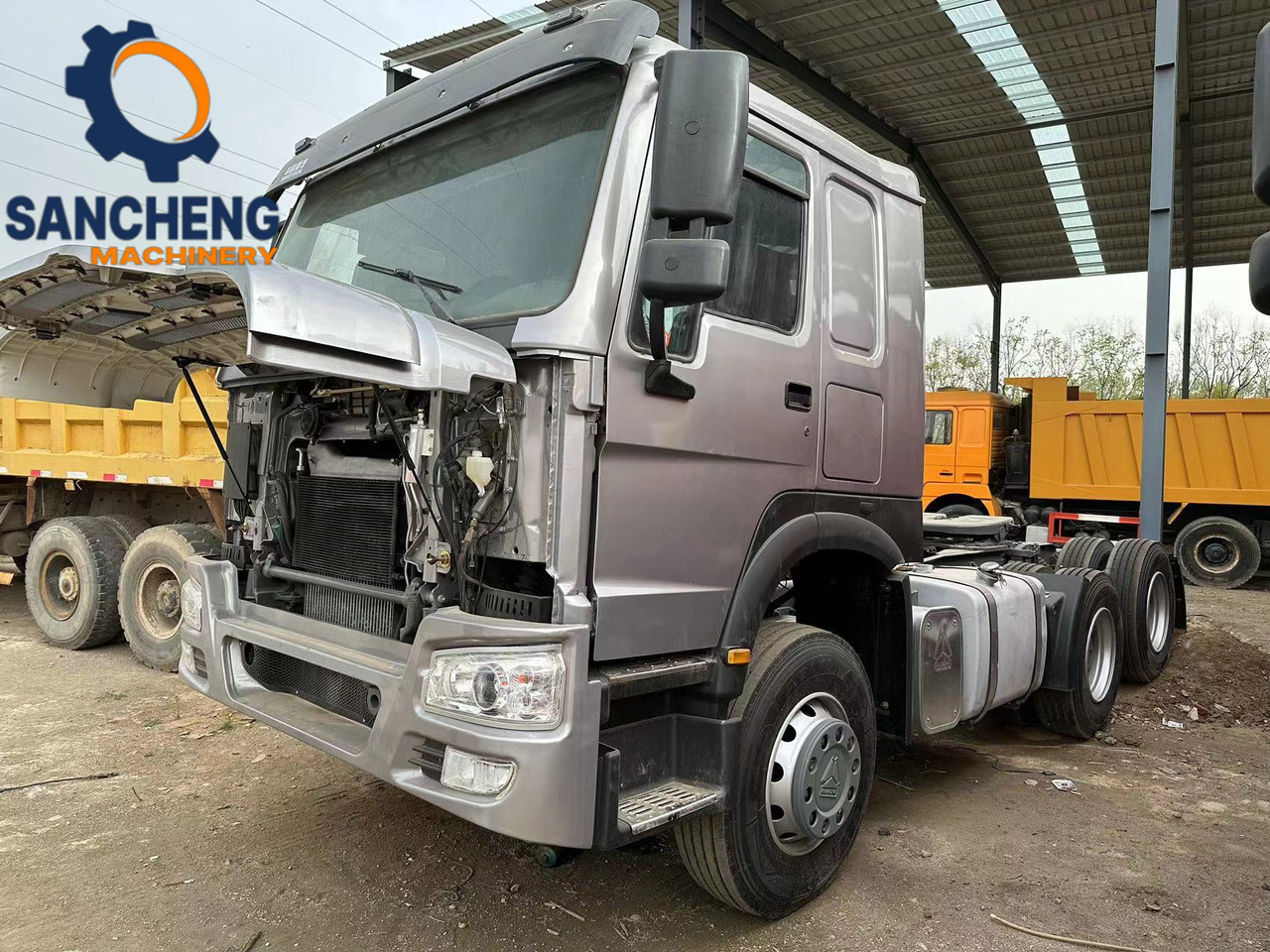HOWO 380hp - Nyergesvontató: 4 kép. HOWO 380hp - Nyergesvontató: 4 kép.