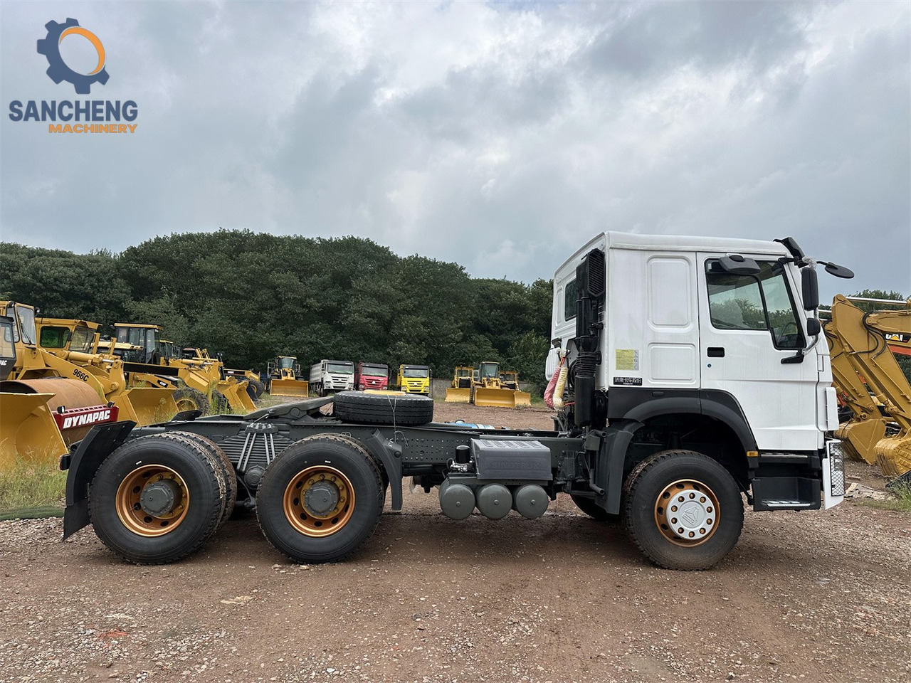 Nyergesvontató SINOTRUK Howo tractor unit 420hp: 9 kép.