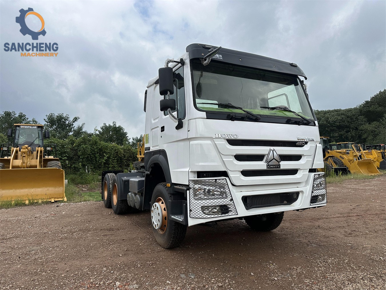 SINOTRUK Howo tractor unit 420hp - Nyergesvontató: 1 kép. SINOTRUK Howo tractor unit 420hp - Nyergesvontató: 1 kép.