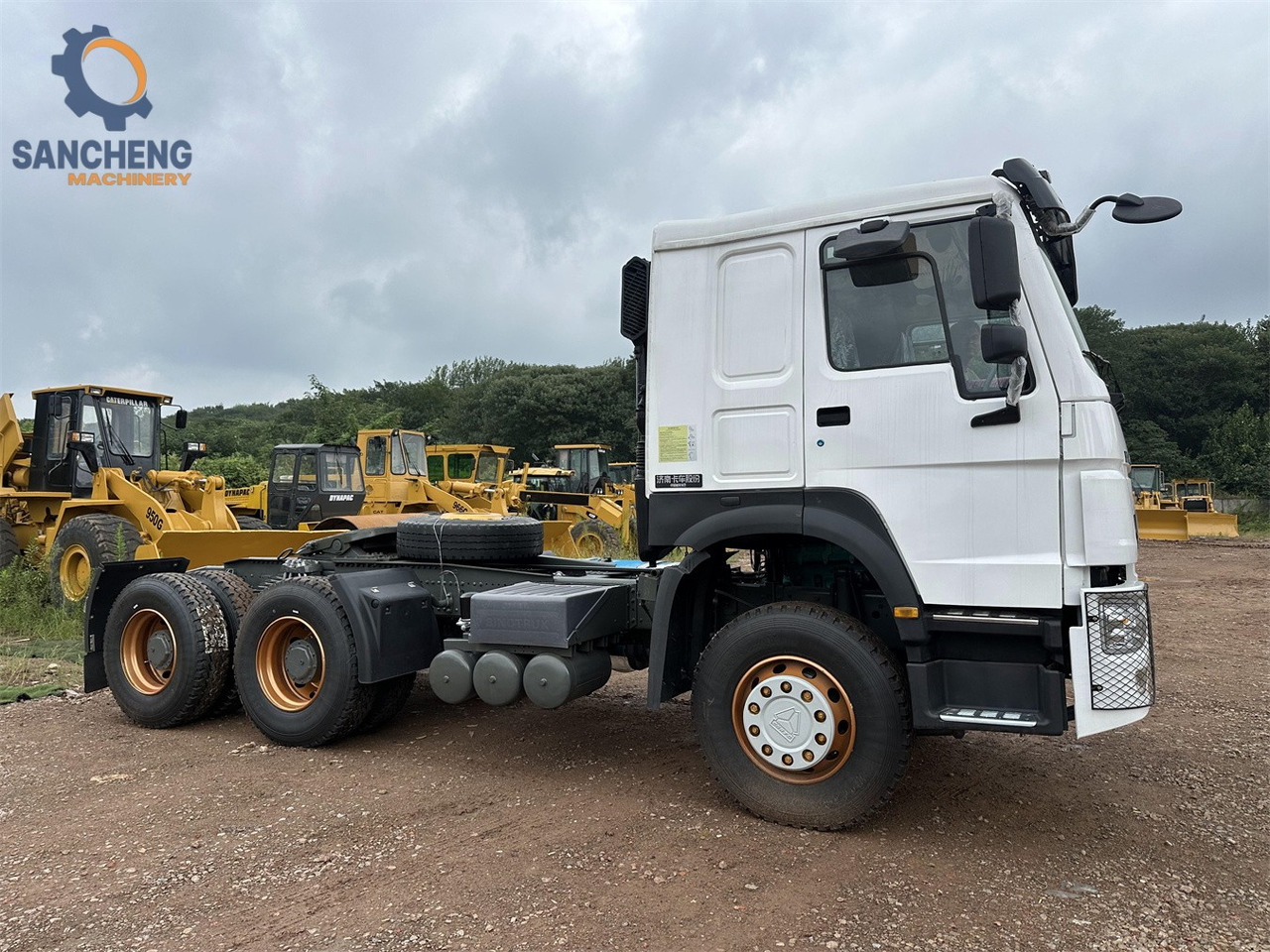 SINOTRUK Howo tractor unit 420hp - Nyergesvontató: 2 kép. SINOTRUK Howo tractor unit 420hp - Nyergesvontató: 2 kép.