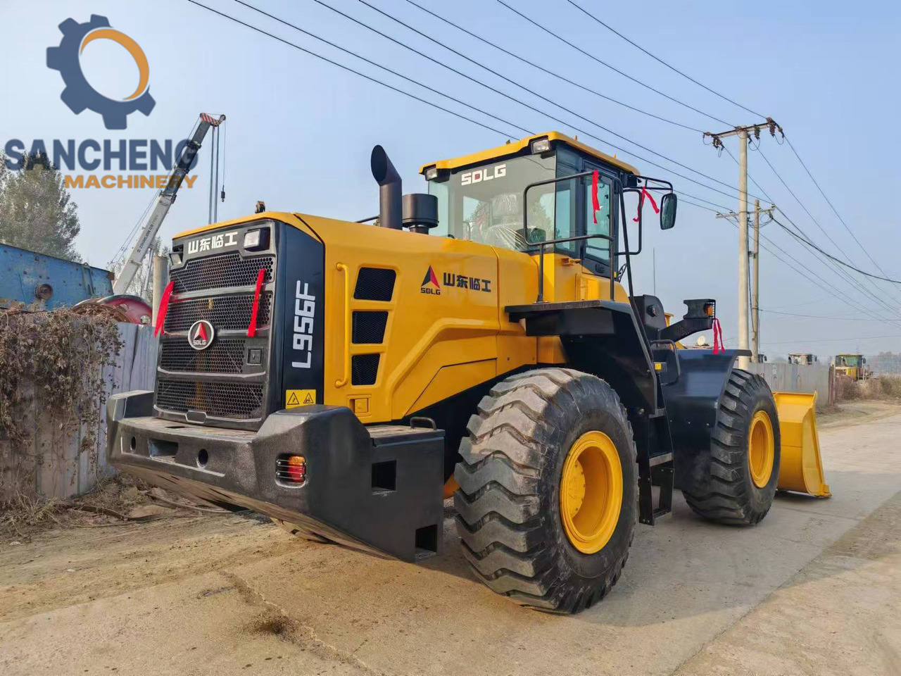 SDLG L956F - Gumikerekes homlokrakodó: 2 kép. SDLG L956F - Gumikerekes homlokrakodó: 2 kép.