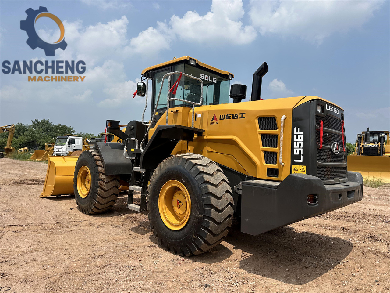 SDLG L956F - Gumikerekes homlokrakodó: 5 kép. SDLG L956F - Gumikerekes homlokrakodó: 5 kép.