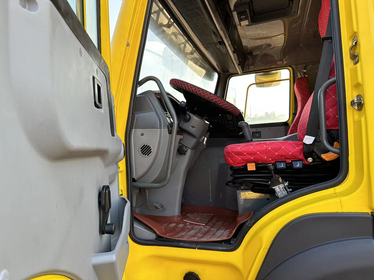 SINOTRUK HOWO 371 Dump Truck lízing SINOTRUK HOWO 371 Dump Truck: 10 kép.