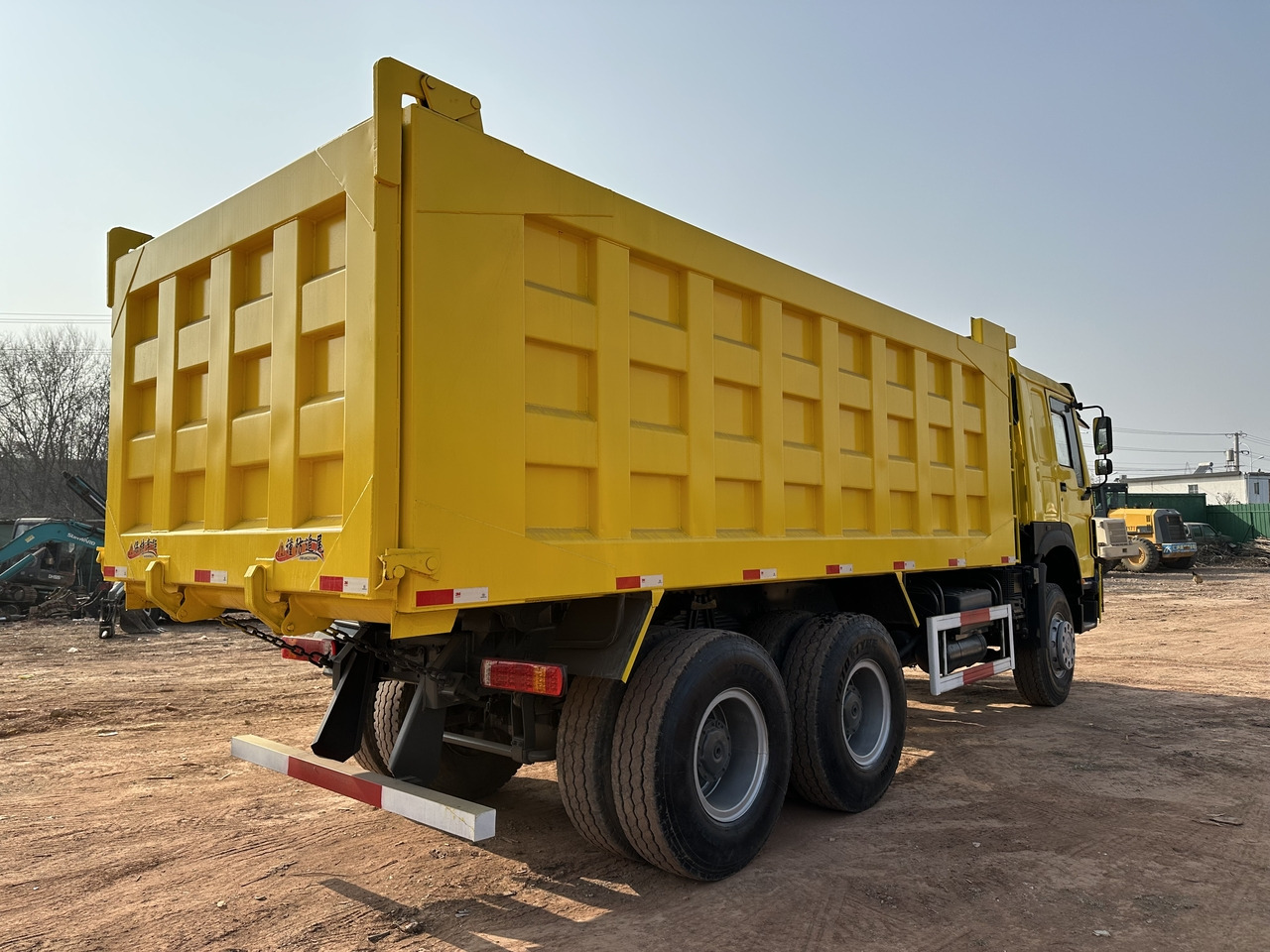 Billenőplatós teherautó a következők szállításához silózás SINOTRUK Howo Dump truck 371: 8 kép.