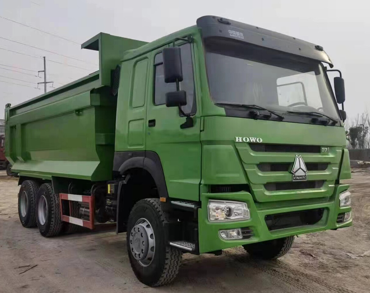 SINOTRUK Howo Dump truck 371 - Billenőplatós teherautó: 2 kép. SINOTRUK Howo Dump truck 371 - Billenőplatós teherautó: 2 kép.