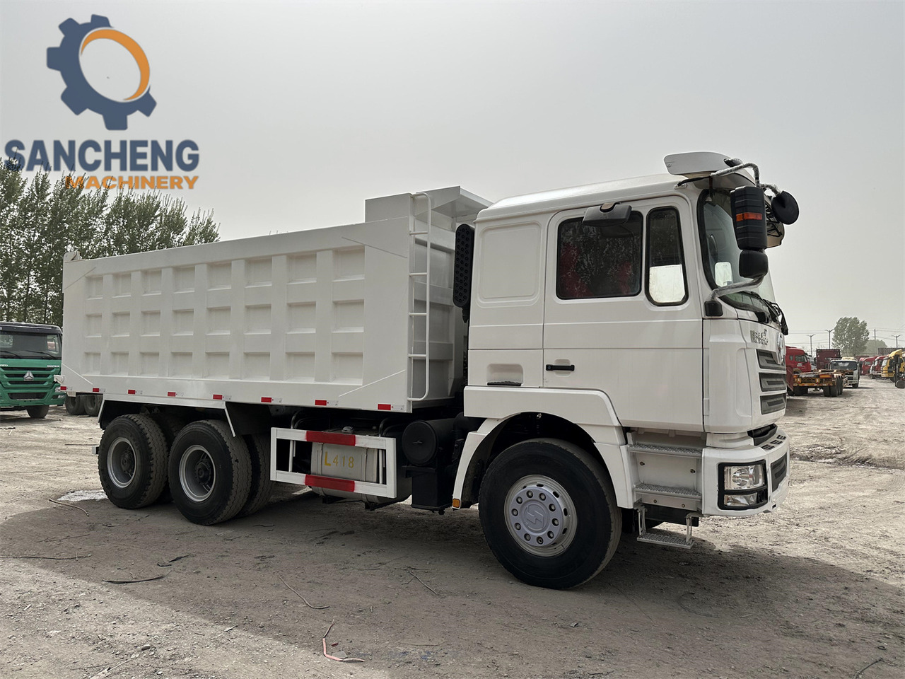 Shacman F3000 Dump truck - Billenőplatós teherautó: 2 kép. Shacman F3000 Dump truck - Billenőplatós teherautó: 2 kép.