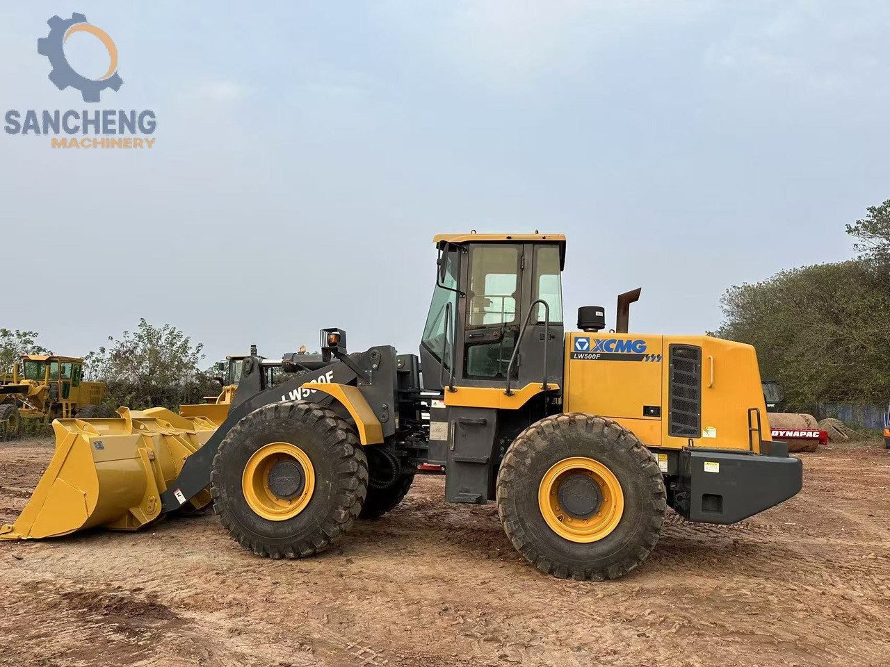 XCMG LW500F - Gumikerekes homlokrakodó: 1 kép. XCMG LW500F - Gumikerekes homlokrakodó: 1 kép.