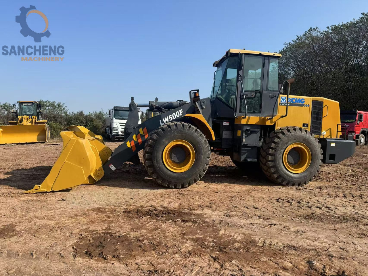 XCMG LW500F - Gumikerekes homlokrakodó: 1 kép. XCMG LW500F - Gumikerekes homlokrakodó: 1 kép.