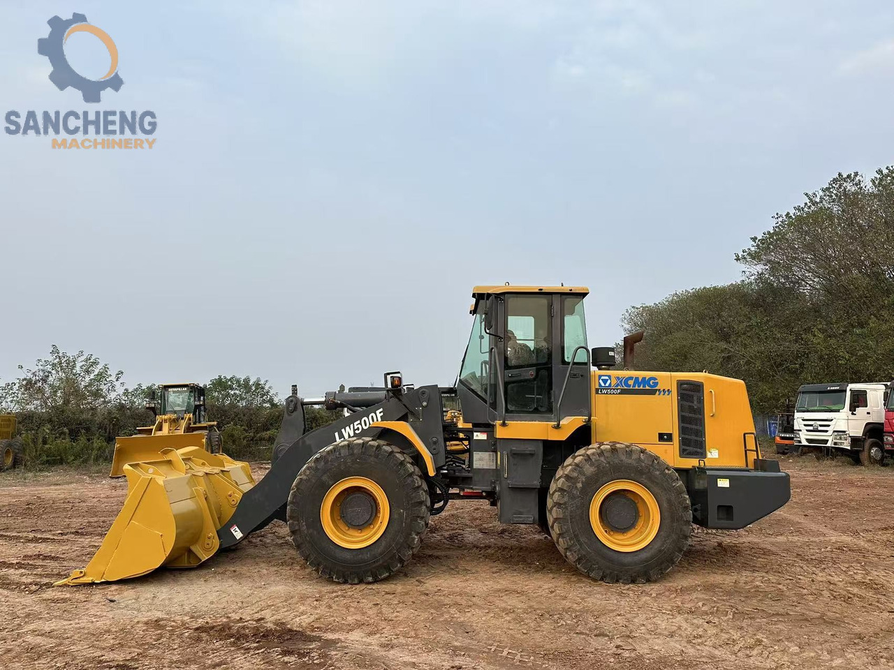 XCMG LW500F - Gumikerekes homlokrakodó: 5 kép. XCMG LW500F - Gumikerekes homlokrakodó: 5 kép.