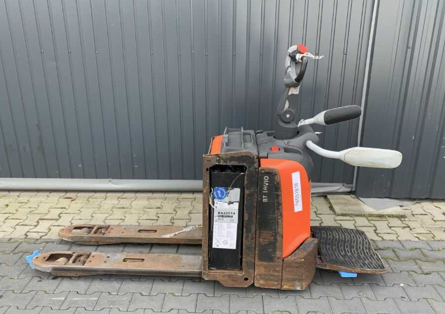 BT LPE200 - Kézi raklapemelő: 2 kép. BT LPE200 - Kézi raklapemelő: 2 kép.